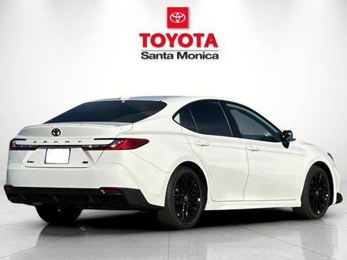 New 2026 Toyota Camry SE w/ Convenience Package FWD image 3