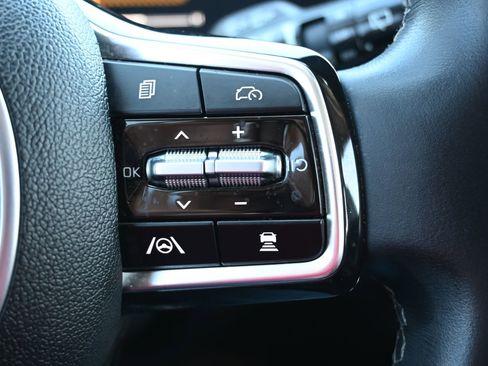 Used 2024 Kia Sorento S w/ Panoramic Sunroof Package image 11