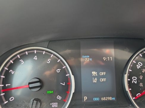 Used 2019 Toyota RAV4 XLE Premium AWD/4WD image 24