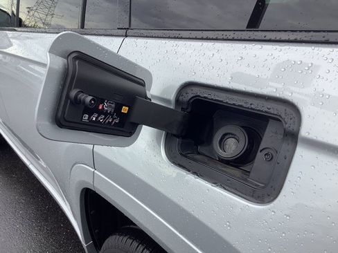 Used 2023 Jeep Grand Cherokee L Summit w/ Advanced Protech Group IV image 24