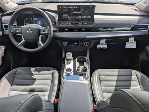 New 2026 Mitsubishi Outlander SE FWD image 17
