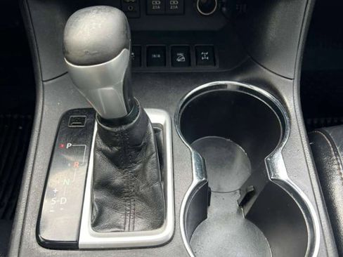 Used 2018 Toyota Highlander XLE image 29