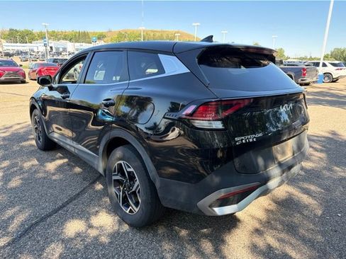 Used 2024 Kia Sportage LX AWD/4WD image 6