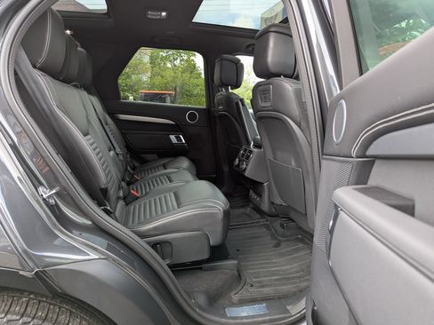 Used 2025 Land Rover Discovery Dynamic SE AWD/4WD image 36