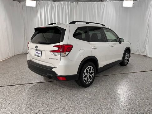 Used 2021 Subaru Forester Premium AWD/4WD image 11