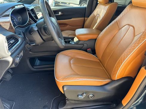 Used 2022 Chrysler Pacifica Pinnacle image 10
