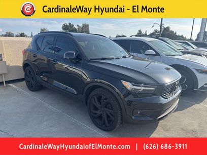 Used 2022 Volvo XC40 T5 R-Design w/ Advanced Package