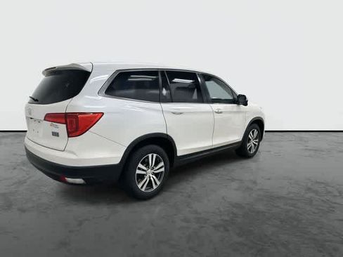 Used 2017 Honda Pilot EX image 4