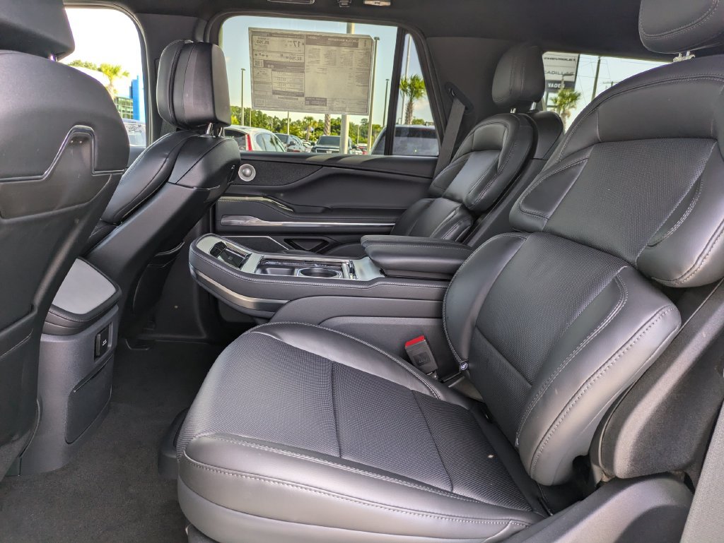 New 2027 Lincoln Navigator Reserve w/ Jet Appearance Package AWD/4WD image 15