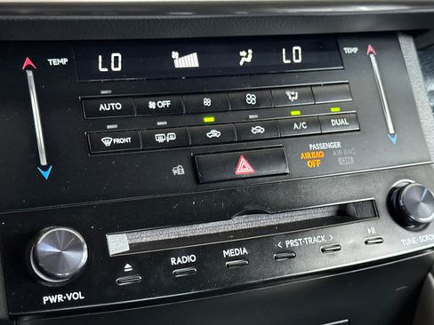 Used 2014 Lexus IS 350 w/ F Sport Package RWD image 21