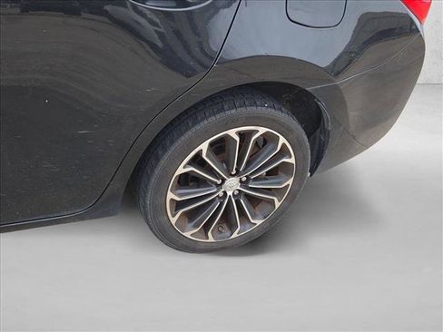 Used 2015 Toyota Corolla S image 19