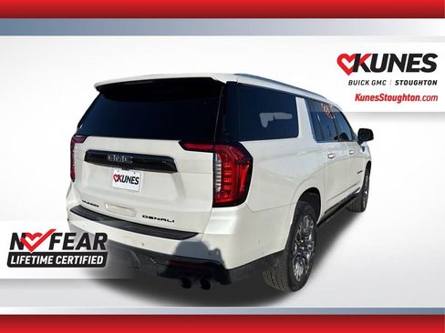 Used 2023 GMC Yukon XL Denali Ultimate image 11