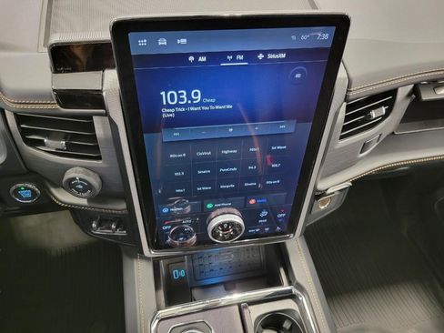 Used 2023 Ford Expedition Max Platinum AWD/4WD image 10