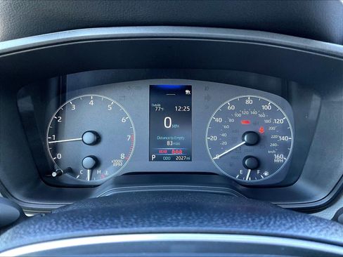 Used 2025 Toyota Corolla Cross LE w/ Moonroof Package AWD/4WD image 13