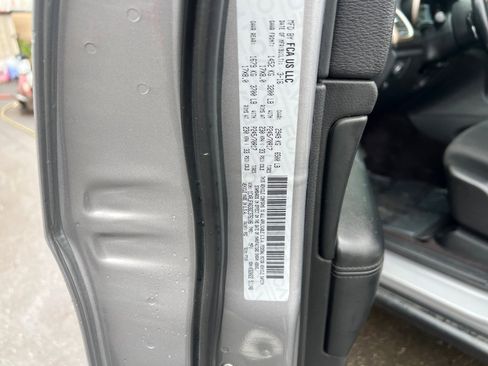 Used 2016 Jeep Grand Cherokee Laredo image 36