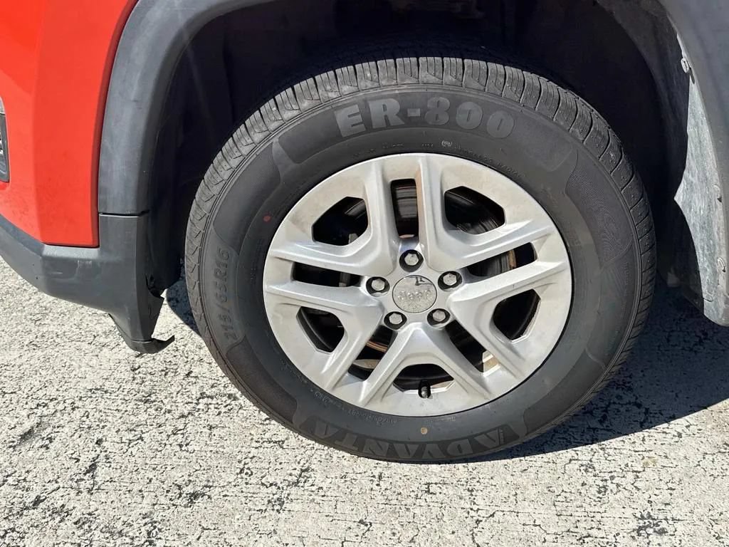 Used 2018 Jeep Compass Sport FWD image 13