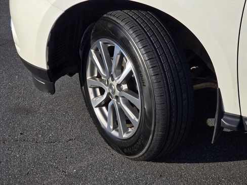 Used 2016 Nissan Pathfinder SL w/ SL Premium Package image 26