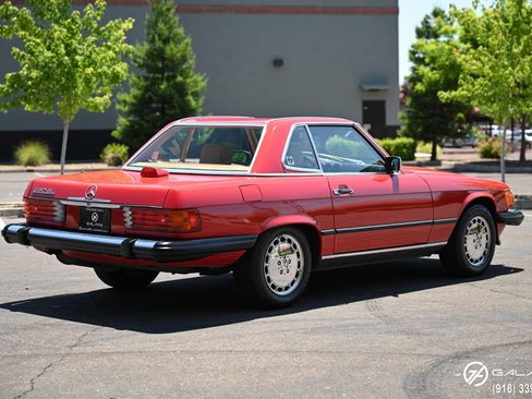 Used 1987 Mercedes-Benz 560 SL image 7