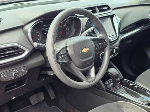Used 2023 Chevrolet TrailBlazer LT w/ Convenience Package FWD image 8