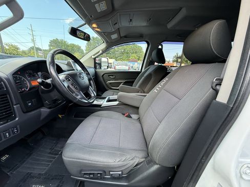 Used 2015 Nissan Titan PRO-4X image 16