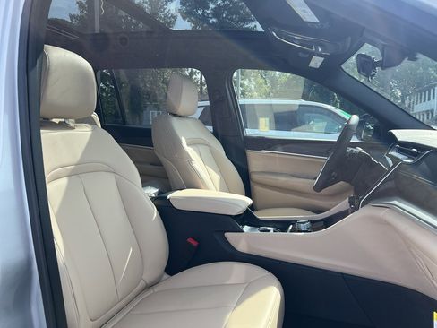 New 2025 Jeep Grand Cherokee L Limited image 25