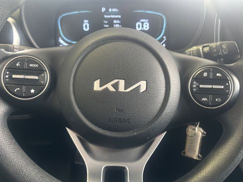 Used 2025 Kia Soul LX w/ LX Technology Package FWD image 31