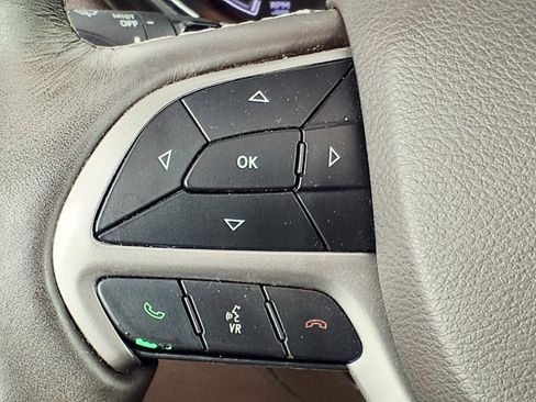 Used 2019 Jeep Grand Cherokee Overland image 18