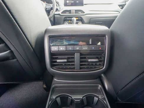 Used 2023 MAZDA CX-9 Touring image 32