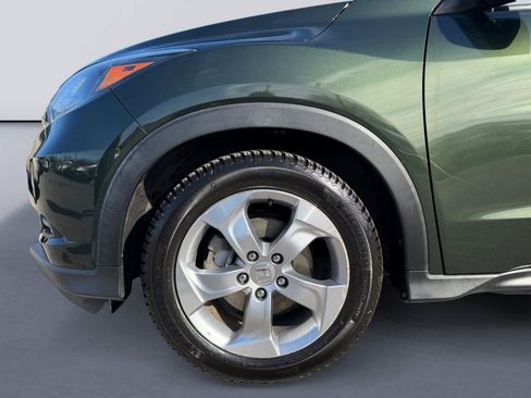 Used 2017 Honda HR-V EX image 9