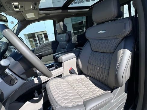 Used 2026 Ford F450 Platinum w/ Platinum Plus Package AWD/4WD image 11