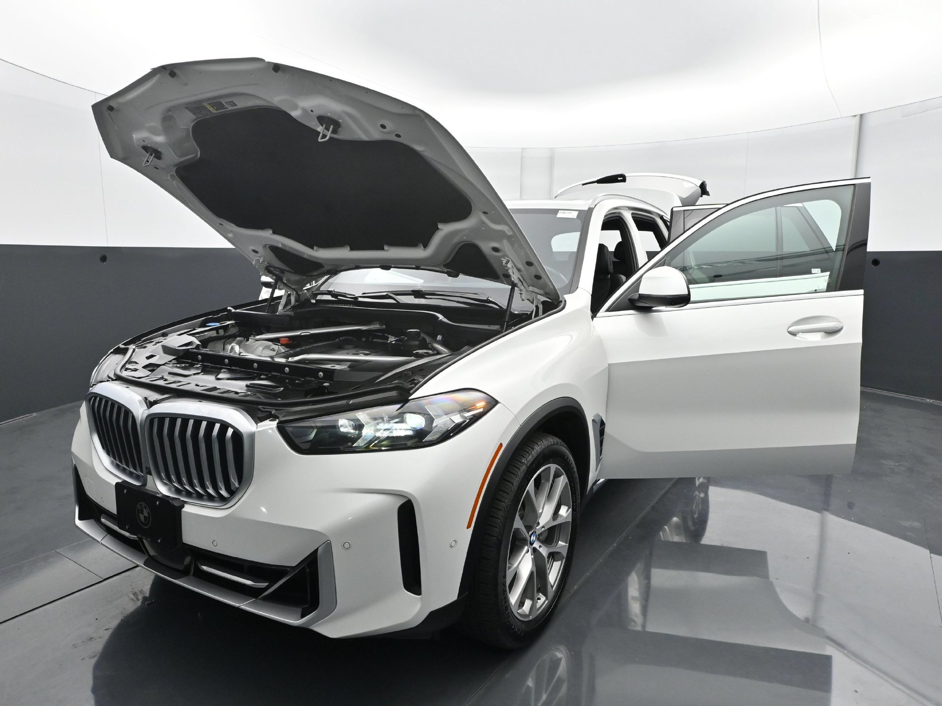 Used 2024 BMW X5 xDrive40i AWD/4WD image 30