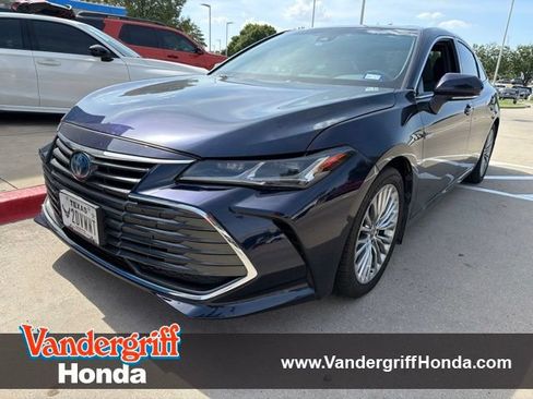 Used 2021 Toyota Avalon Limited FWD image 1