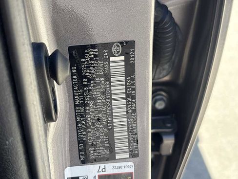 Used 2016 Toyota Camry SE FWD image 28