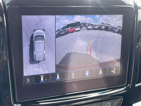 Used 2021 Chevrolet Traverse LT w/ LT Premium Package image 21