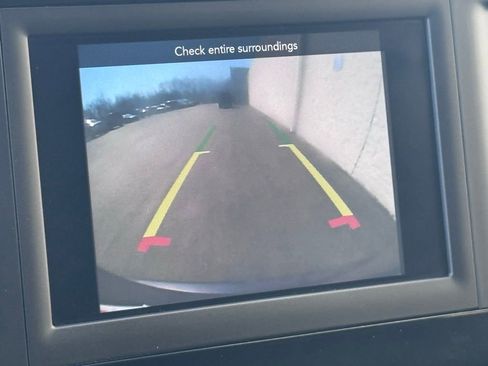 Used 2020 Chrysler Pacifica Touring-L image 32