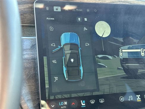 Used 2023 Rivian R1S Adventure image 30