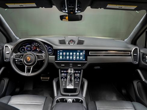 Certified 2022 Porsche Cayenne GTS AWD/4WD image 28