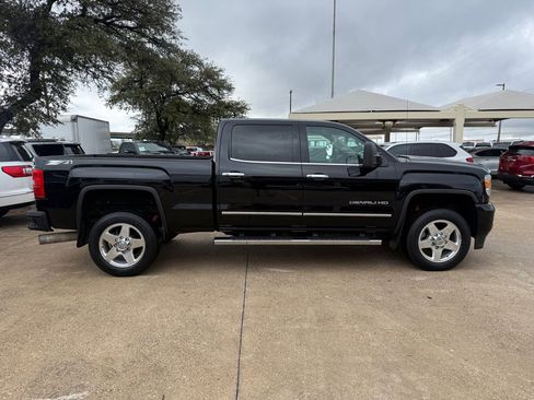 Used 2015 GMC Sierra 2500 Denali w/ Duramax Plus Package image 8