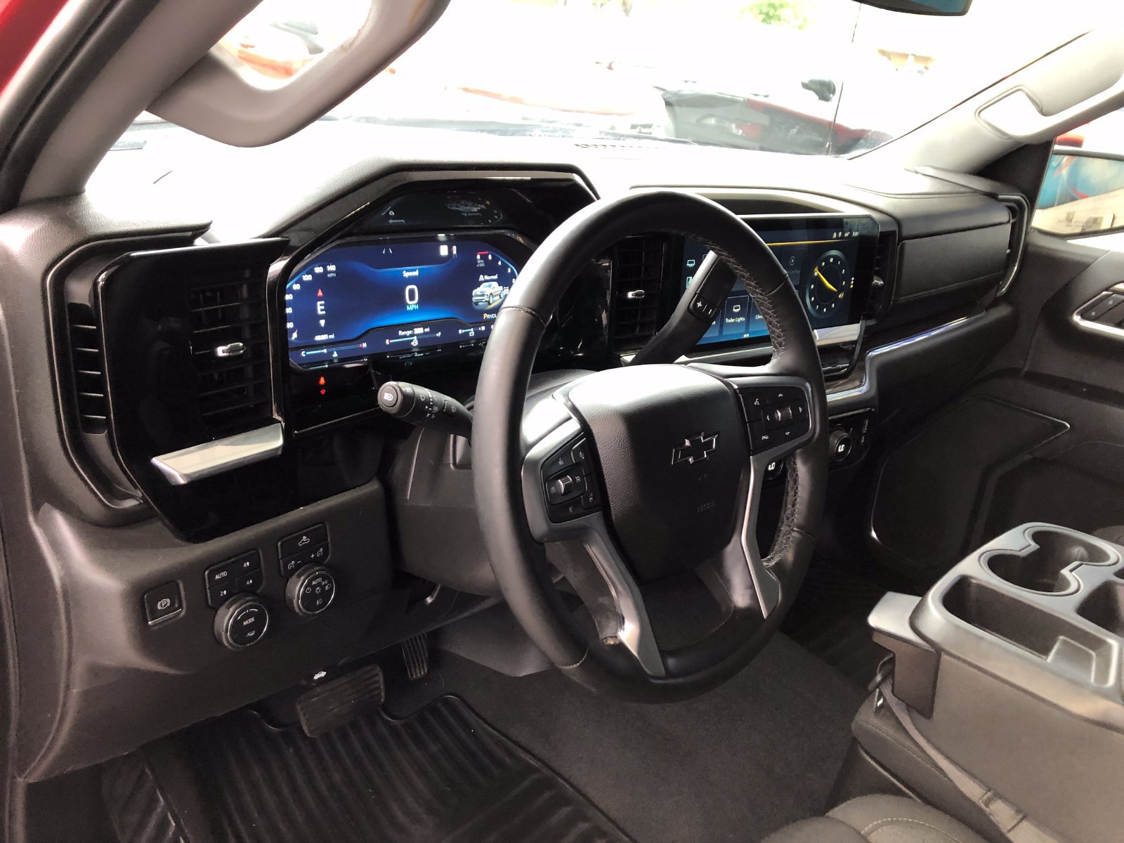 Used 2023 Chevrolet Silverado 1500 RST w/ Z71 Off-Road Package AWD/4WD image 15