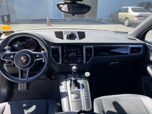 Used 2017 Porsche Macan AWD/4WD image 12