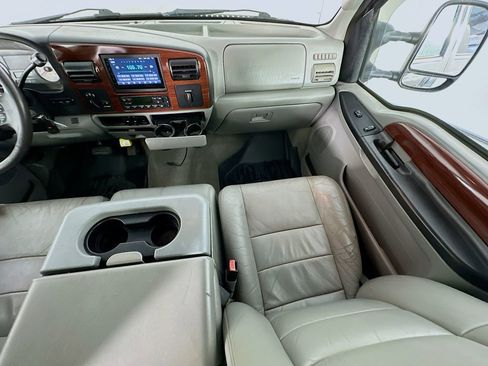 Used 2005 Ford F250 Lariat AWD/4WD image 9