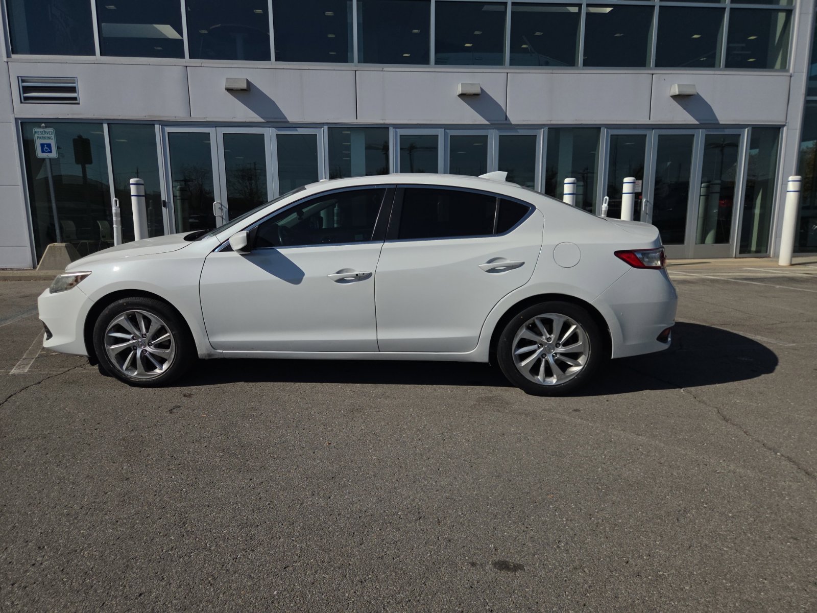 Used 2017 Acura ILX w/ Premium Package FWD image 9