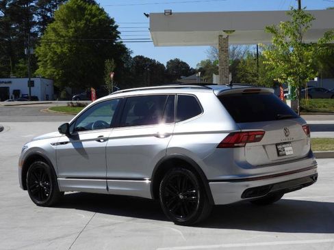 Used 2022 Volkswagen Tiguan SE R-Line image 19