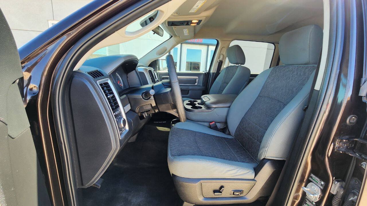 Used 2017 RAM 1500 Classic SLT AWD/4WD image 10