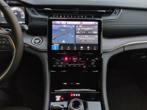 New 2025 Jeep Grand Cherokee L Limited w/ Luxury Tech Group II image 14