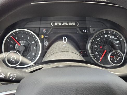 New 2026 RAM 1500 Express AWD/4WD image 13
