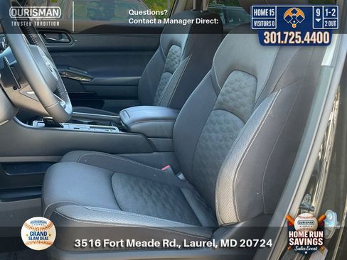 Used 2025 Nissan Pathfinder SV FWD image 4