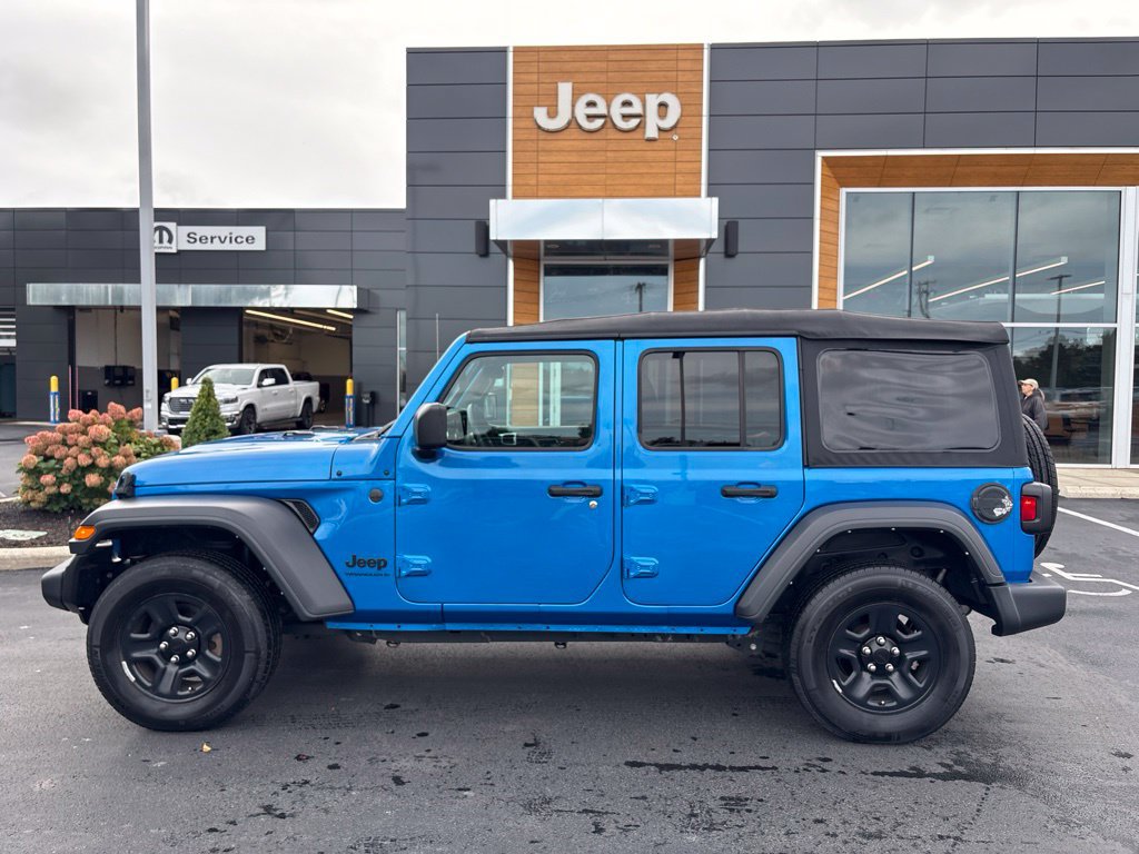 Used 2023 Jeep Wrangler Unlimited Sport AWD/4WD image 2