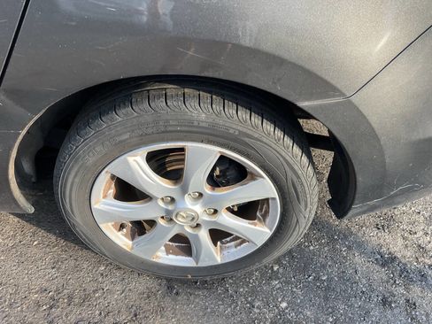 Used 2010 MAZDA MAZDA3 i Touring FWD image 14