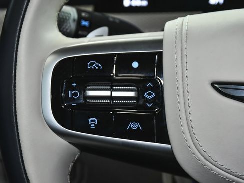 Used 2025 Genesis GV80 3.5T Prestige image 44